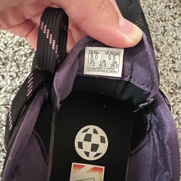 Vans Black and Pink Sneakers - Picture 2 of 4